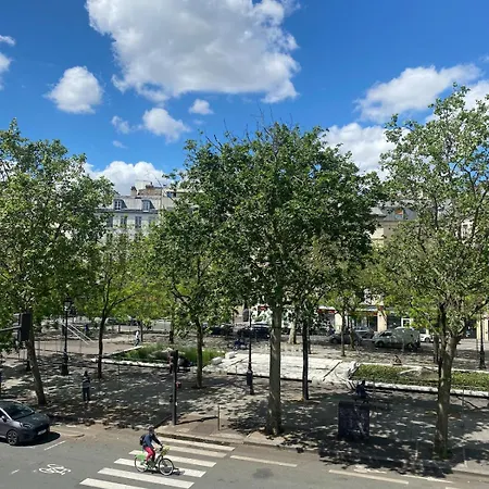Bastille Bright Of 25 M2